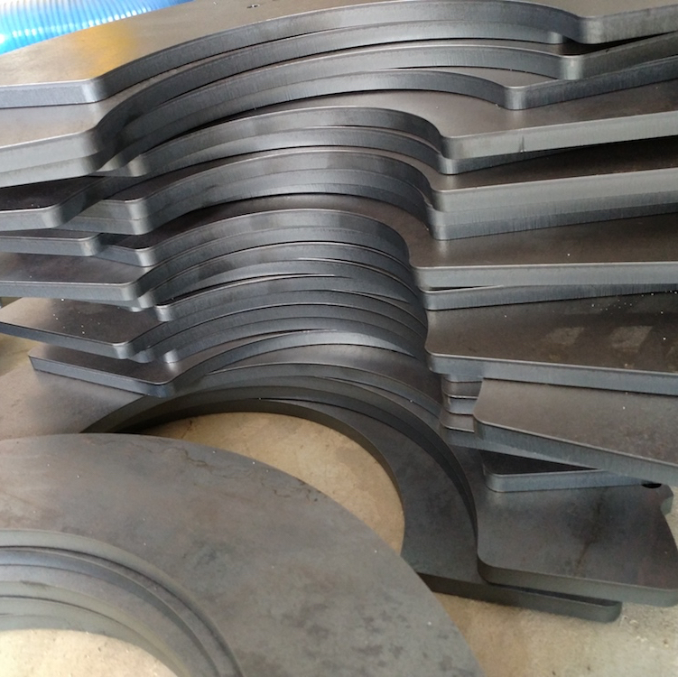 բարձր ճշգրտությամբ օպտիկամանրաթելային լազերային կտրող մեքենա